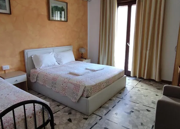The Caponi Bros Bed & Breakfast 2*