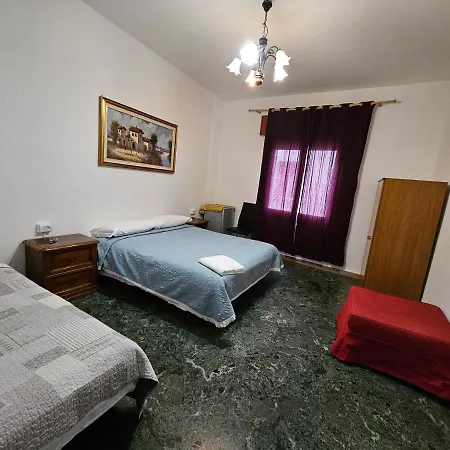 The Caponi Bros Bed & Breakfast 2*