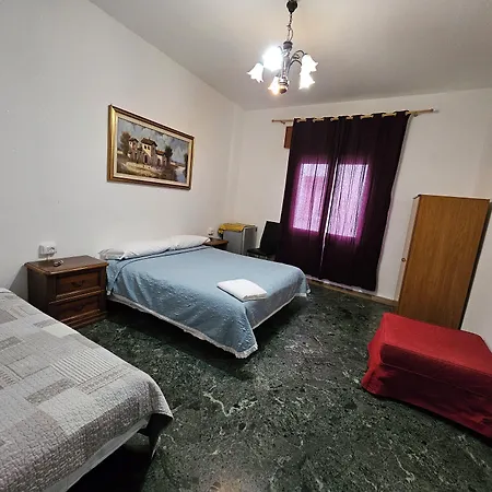 The Caponi Bros Bed & Breakfast 2*